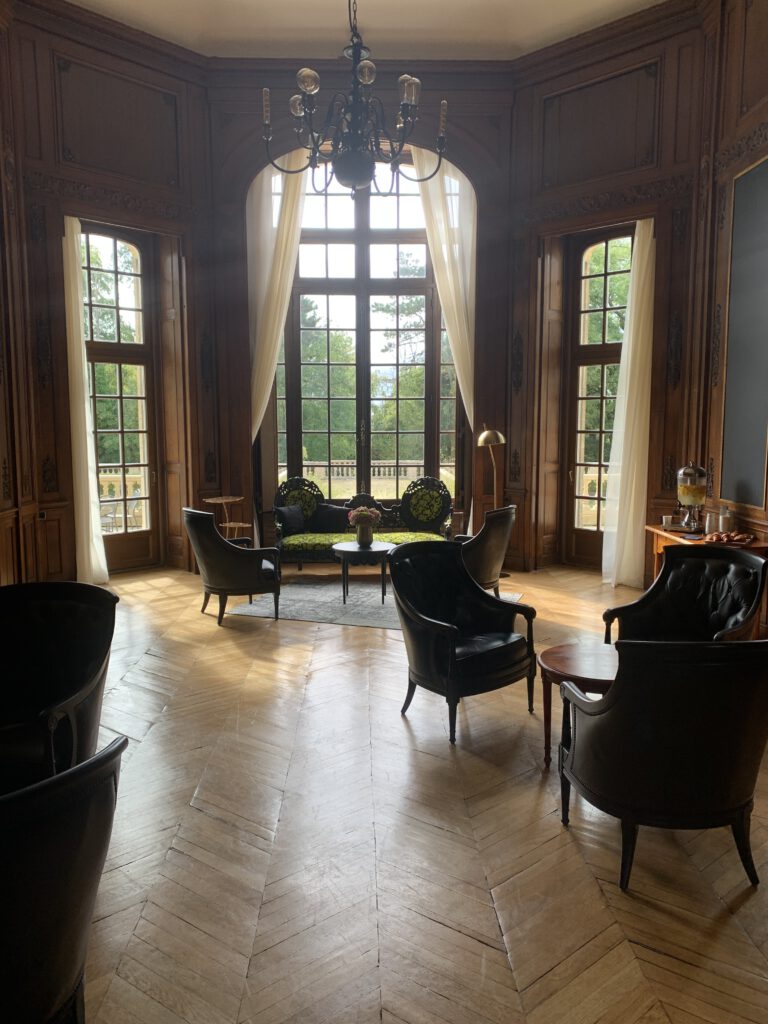 Tee Room